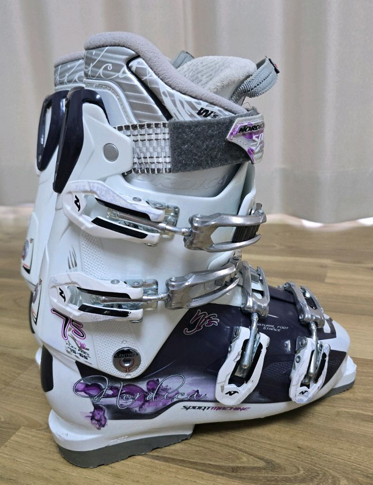 노르디카 스키부츠 240-245 판매--2