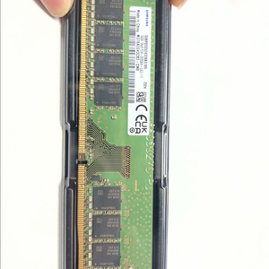 삼성 DDR4 25600 RAM 16GB 데스크탑 3200Mhz (새상품) 팝니다.