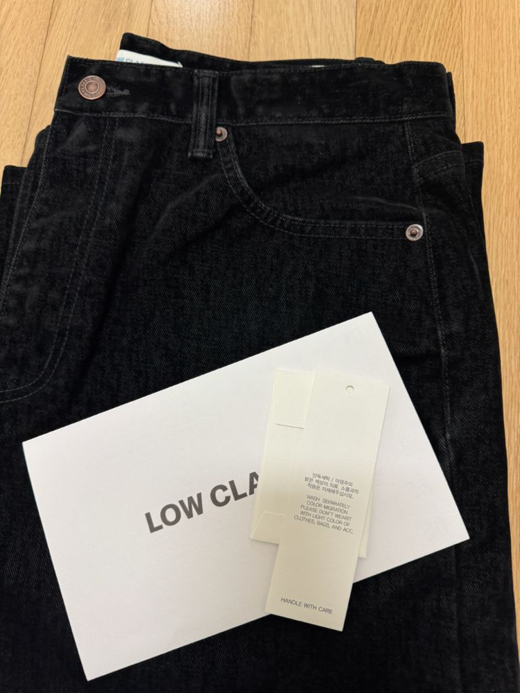 로우클래식 벨벳 데님 팬츠 청바지 VELVET DENIM LOOSE-FIT JEANS_BLACK_LC254PT05B--1