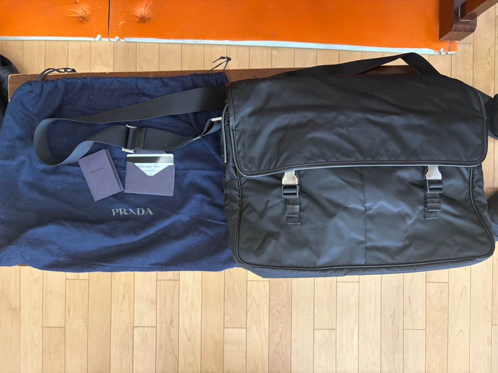 프라다 메신저백 크로스백--1
