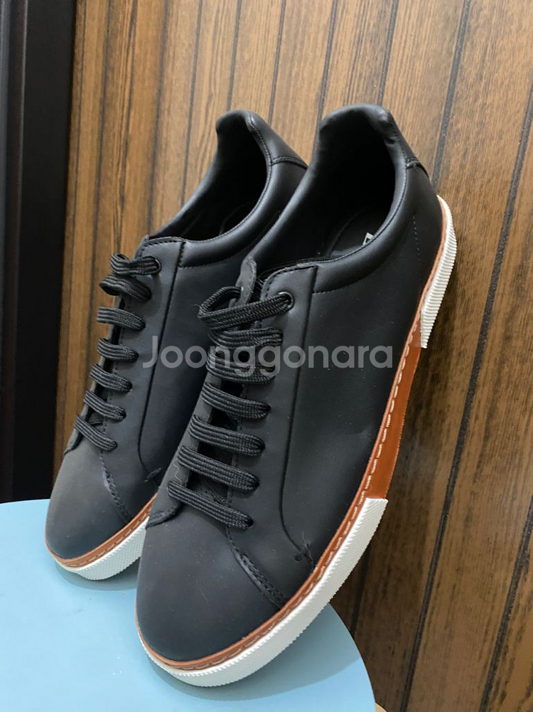 자라. 남성 스니커즈 43사이즈. 미착용.--2