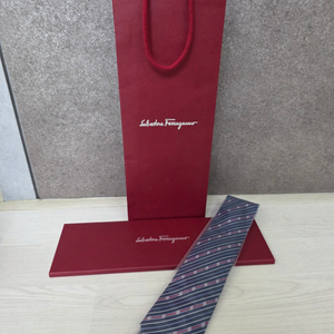 정품 페라가모 실크 넥타이 (새상품)