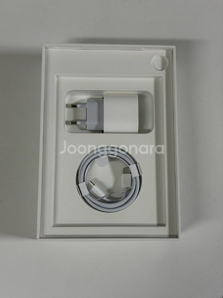 아이패드 미니 7세대(A17 pro) 128GB 와이파이 팝니다--1