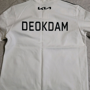 담원게이밍 디플러스기아 22시즌 덕담 유니폼 이미지