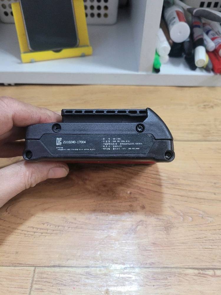 보쉬배터리 정품 GBS18V3.0AH LXT쿨팩 거의쌔거 이미지