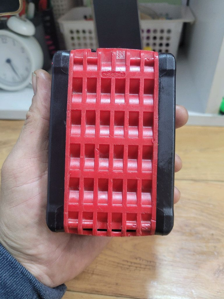 보쉬배터리 정품 GBS18V3.0AH LXT쿨팩 거의쌔거 이미지