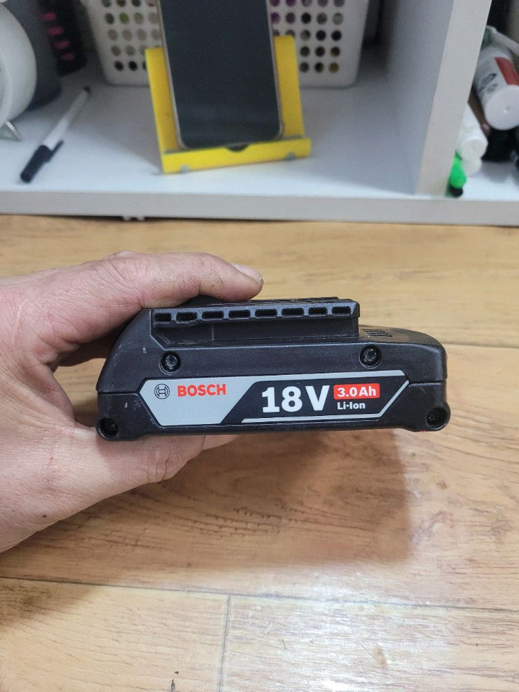 보쉬배터리 정품 GBS18V3.0AH LXT쿨팩 거의쌔거 이미지