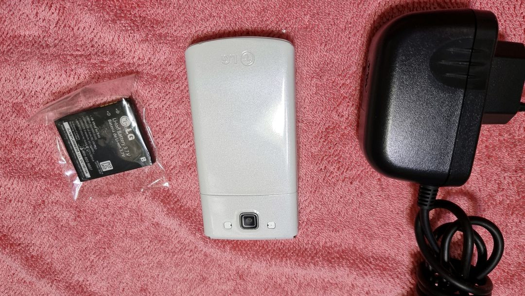 LG SU410 공신폰 효도폰 폴더폰 이미지