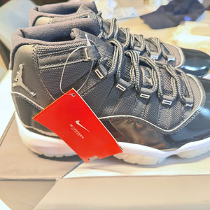 조던11 레트로 8.5