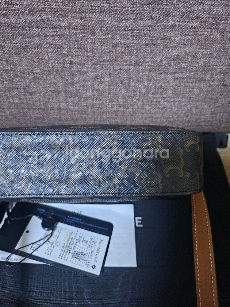 셀린느 트리옹프 카세트백--3