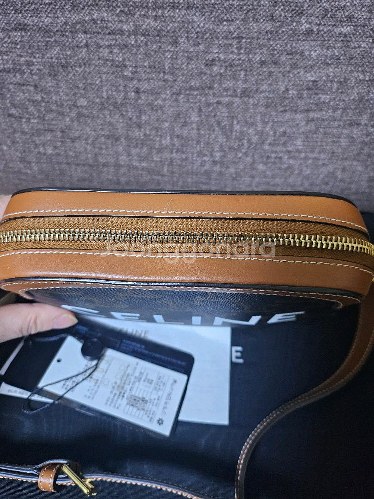 셀린느 트리옹프 카세트백--4