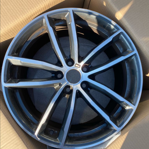 BMW G30 520i m팩 뒷 휠 1개