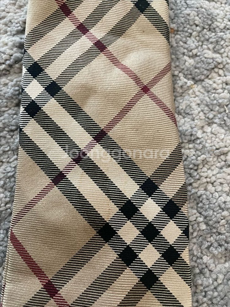 버버리 넥타이--1