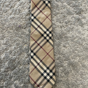 버버리 넥타이