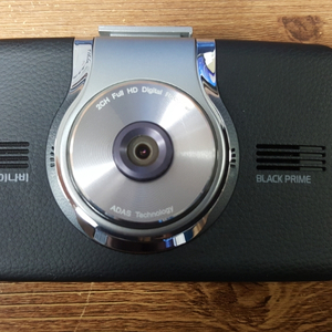 점검된 아이나비 블랙프라임 앞쪽 본체만.