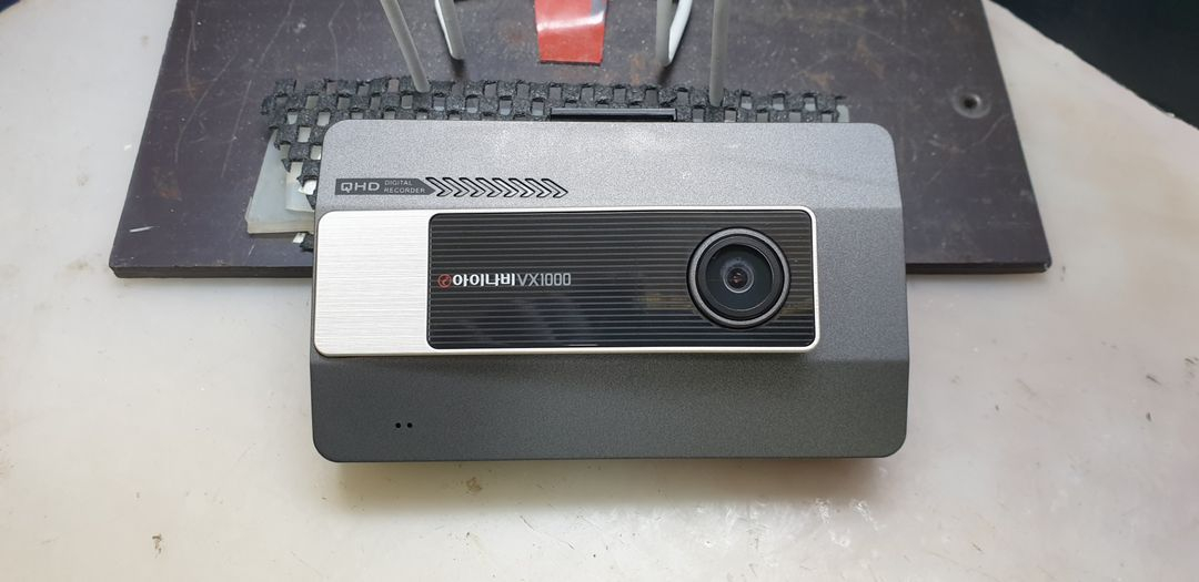 정비된 아이나비 VX1000 앞쪽 본체만.--1