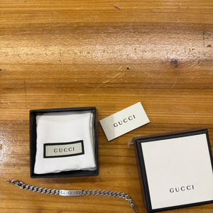 구찌 GG 로고 체인 팔찌