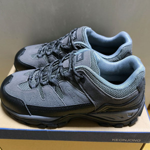 (새상품)270사이즈 워킹화 안전화 프로월드컵 운동화