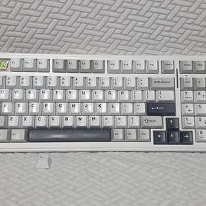 AULA F99 독거미 키보드(그린축) 판매합니다.