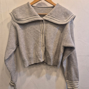 세라복 스타일 니트 가디건 이미지