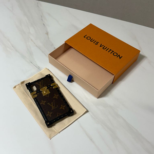 루이비통 아이트렁크 아이폰 X/XS 케이스 이미지