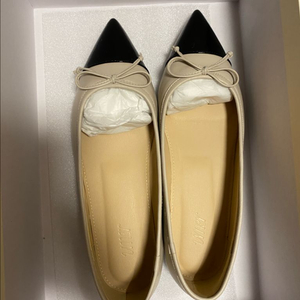 유메르 배색 포인티드 플랫 / 240 / 라이트베이지