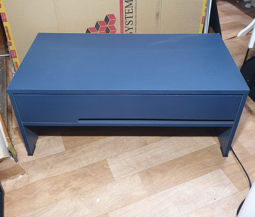 모던한 디자인에 유니크한 컬러의 좌식 화장대 책상(네이비 컬러)--3