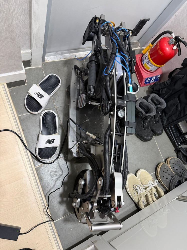 위페드 S미니 10 전동킥보드 판매 합니다.--3