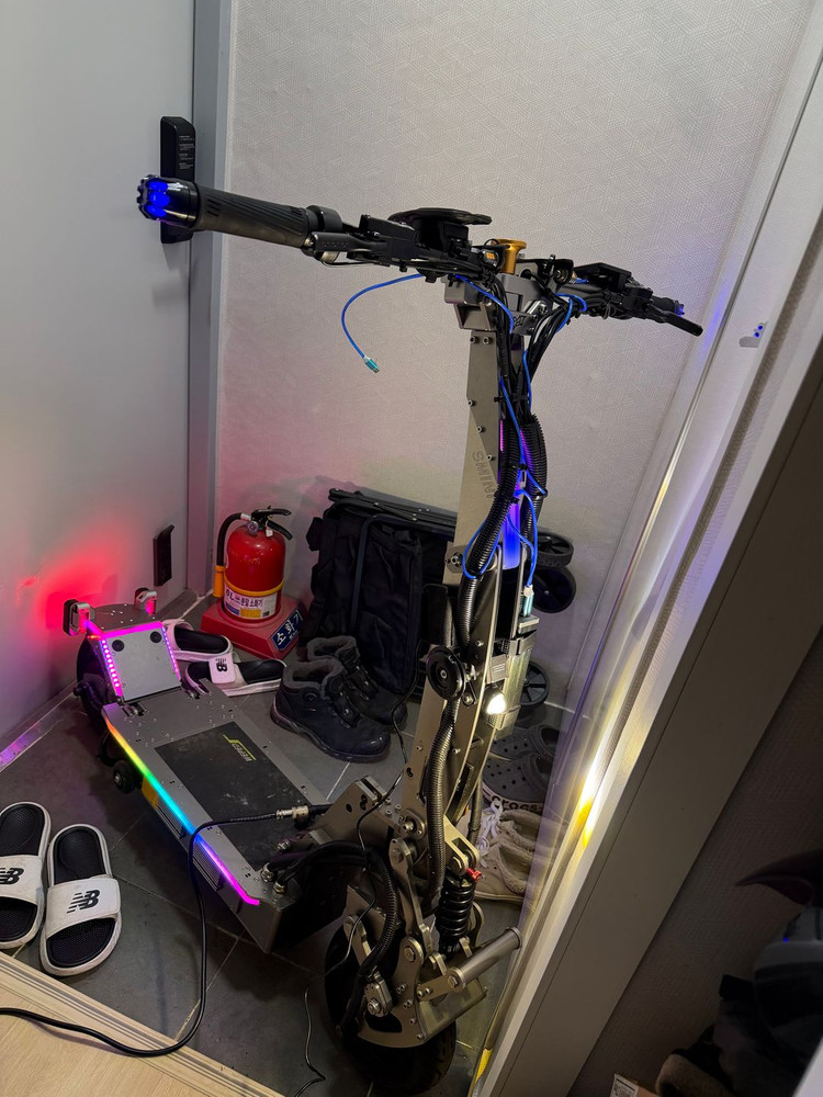 위페드 S미니 10 전동킥보드 판매 합니다.--8