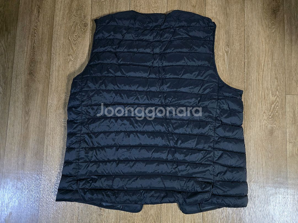 무탠다드 브이넥 라이트다운 베스트 블랙 L 팝니다--2