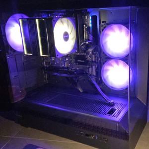 고성능 게이밍 컴퓨터 라이젠 9800x3d, rtx 5070ti 사양 판매합니다