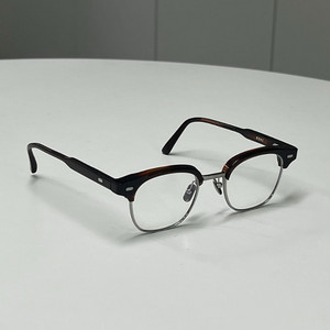 젠틀 몬스터 로크 구합니다. 이미지