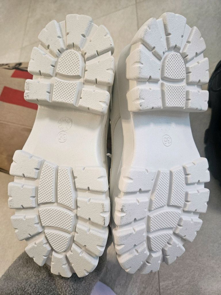 여성 통굽 워커 부츠 2족 세트 이미지