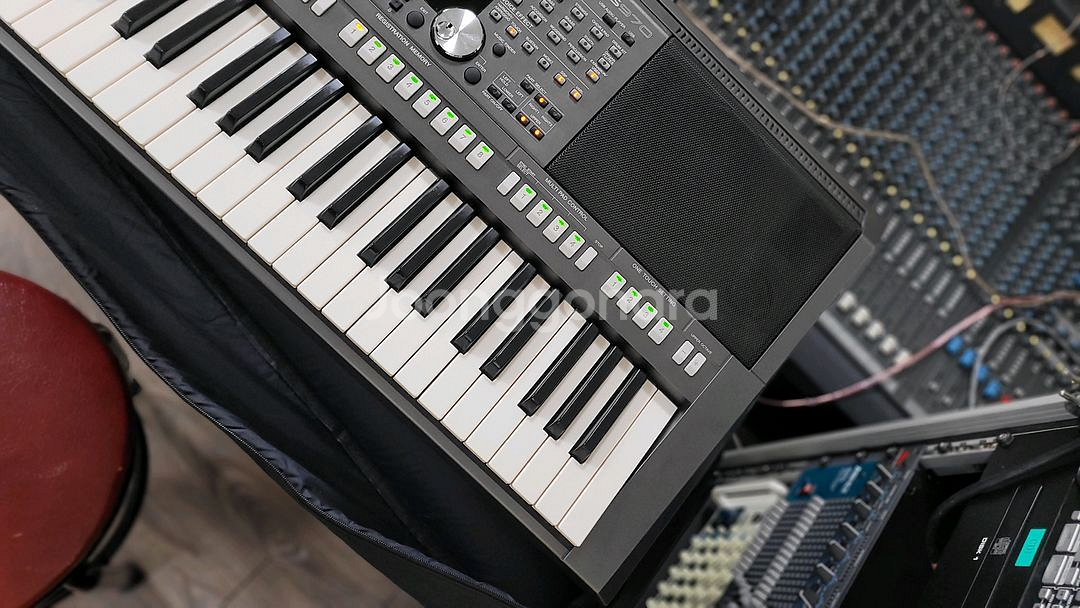 야마하 PSR 970--3