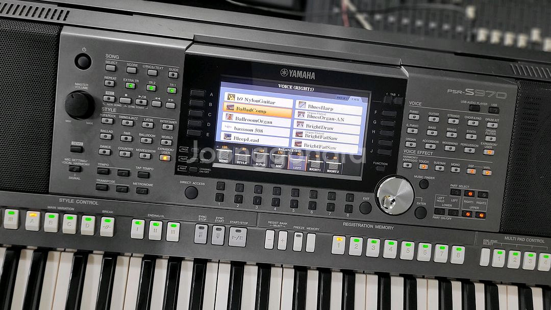 야마하 PSR 970--9