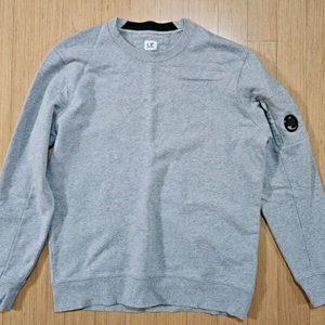 CP컴퍼니 맨투맨 105