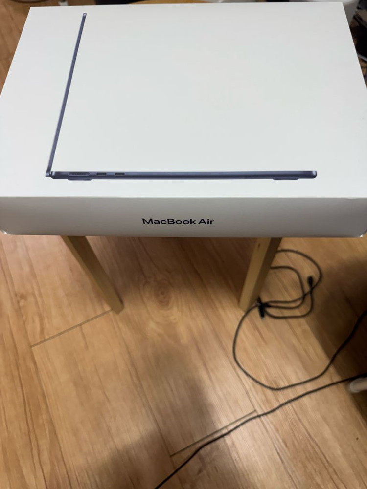 맥북에어 M2 13인치 8GB/256GB--2