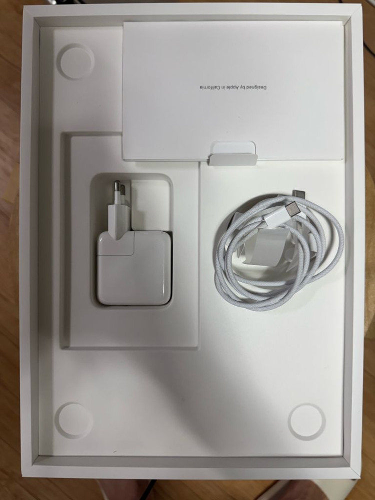 맥북에어 M2 13인치 8GB/256GB--5