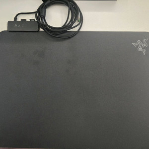 레이저 파이어플라이V2 마우스패드