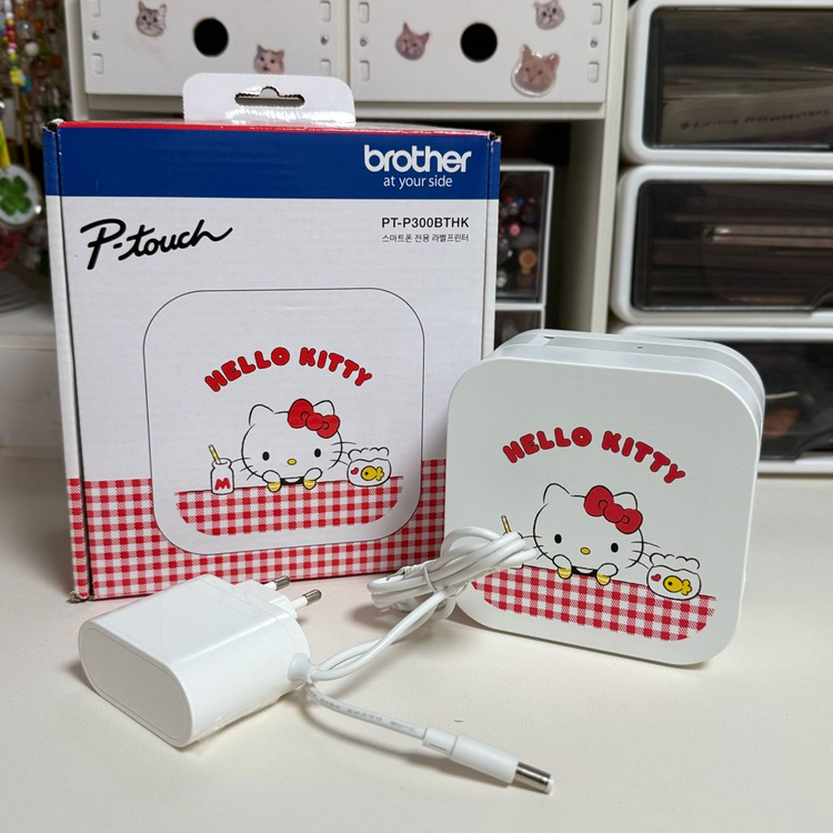 브라더 헬로키티 라벨기, 라벨프린터 PT-P300BTHK+라벨테이프 15종--2