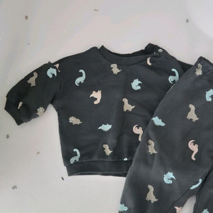 H&m 아기옷 유아옷 공룡차콜 상의4~ 6m 68바지 9~12m 80사이즈 상하복