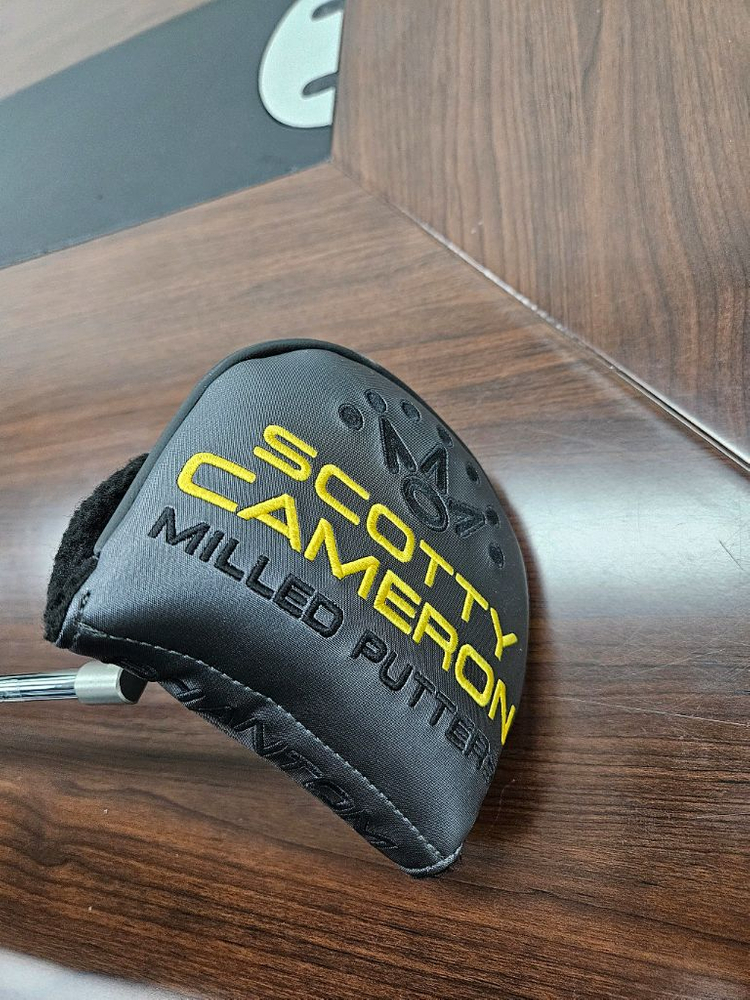 스카티카메론 팬텀 5.2 퍼터(33인치) 판매합니다 이미지