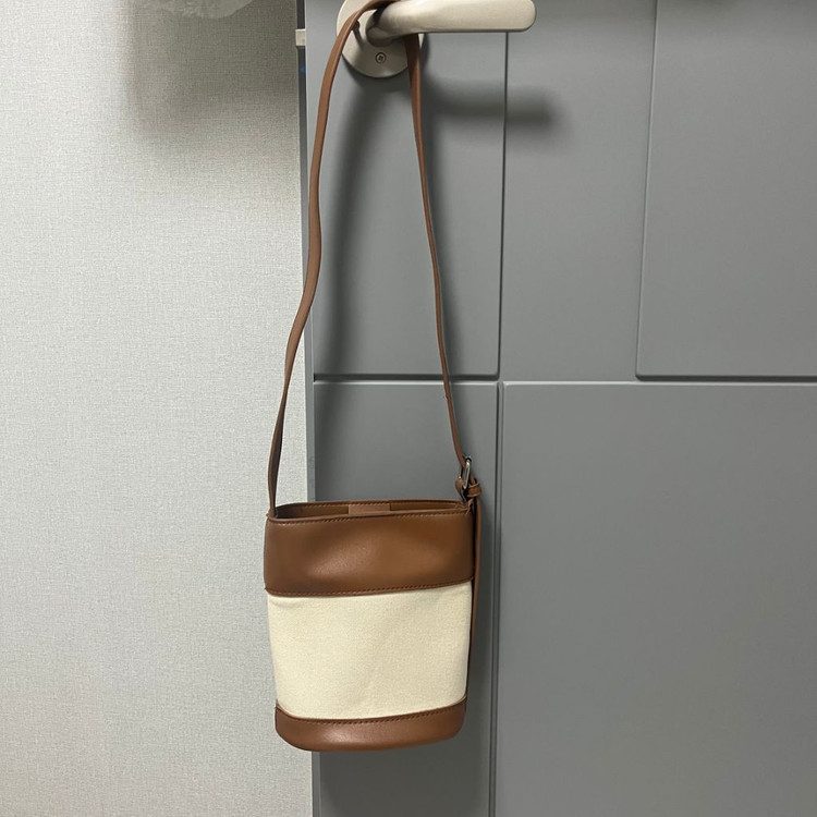 플라스틱아일랜드 캔버스 배색 버킷백--1