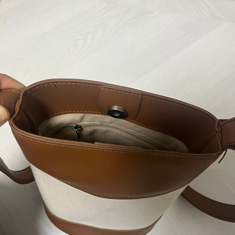 플라스틱아일랜드 캔버스 배색 버킷백--5