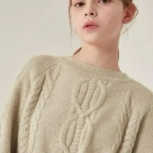 한섬 SJSJ 울 라쿤 백 슬릿 케이블 꽈배기 니트 sj