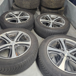 225 55 18 미쉐린 , 225 45 18 콘티넨탈 스노우타이어 팝니다