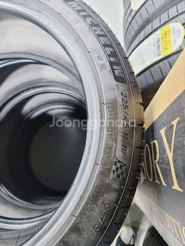 미쉐린 파일럿 스포츠4 ZP 225/45R18 런플랫 임판 타이어--2