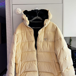 프라다 코듀로이 패딩 아이보리 100~105사이즈 48 새상품