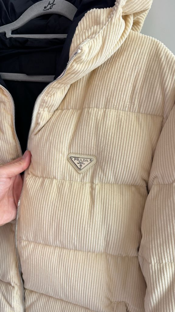 프라다 코듀로이 패딩 아이보리 100~105사이즈 48 새상품--1