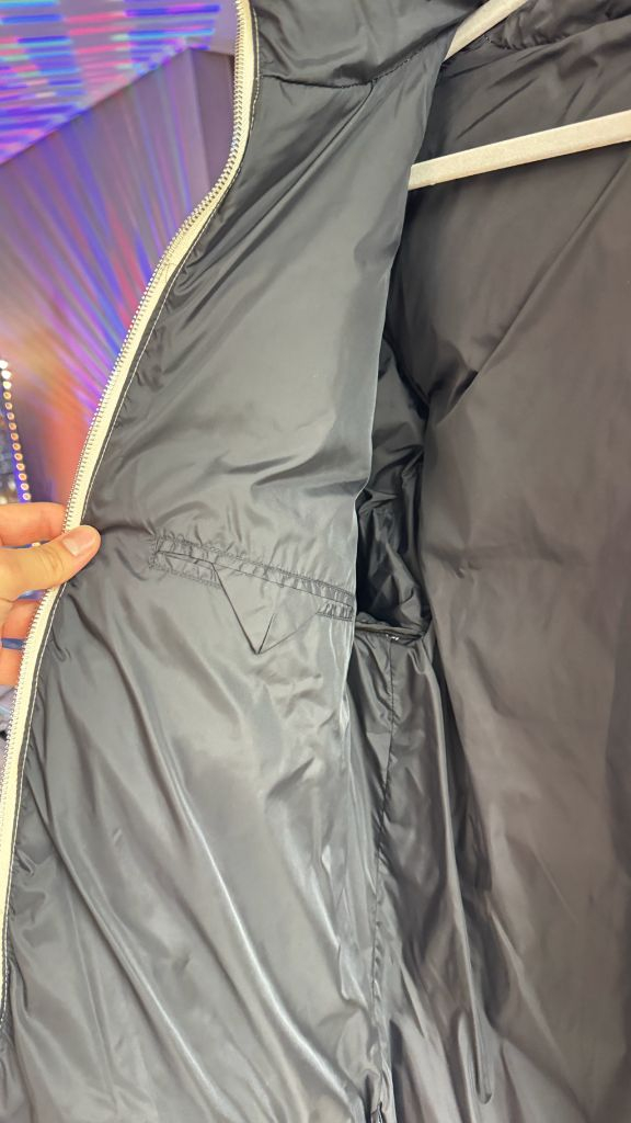 프라다 코듀로이 패딩 아이보리 100~105사이즈 48 새상품--4